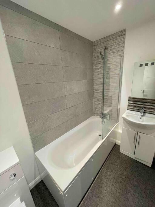 2 Bed City Centre Flat Бат Экстерьер фото