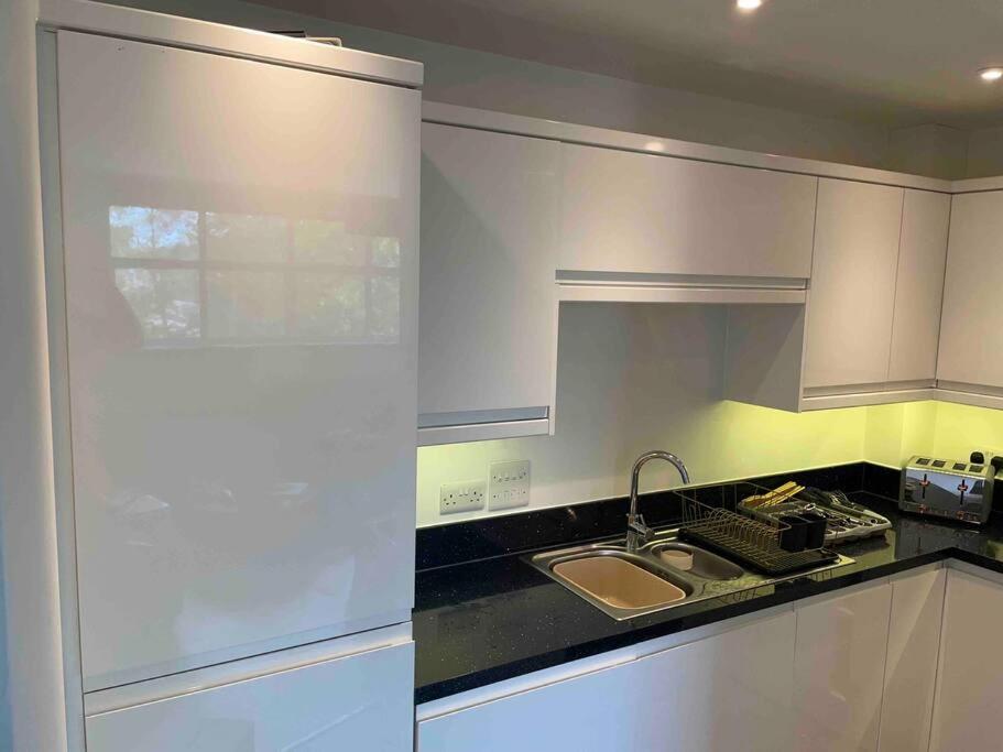 2 Bed City Centre Flat Бат Экстерьер фото